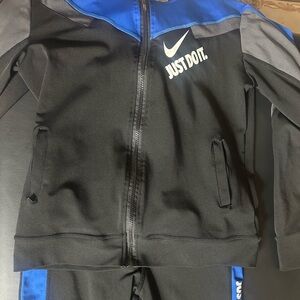 Nike 2 piece active wear set